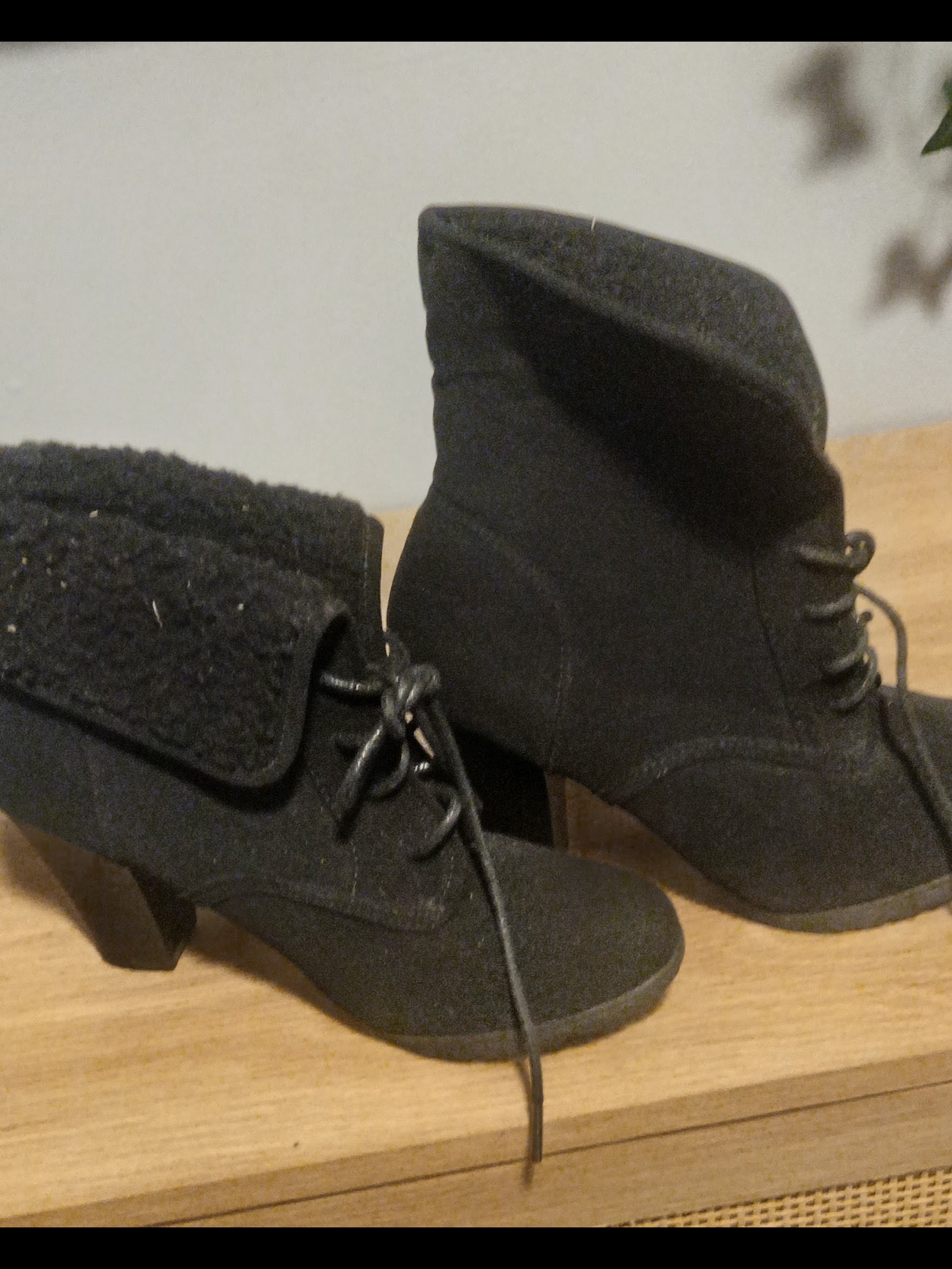 Women's Black Fold-Over Lace-Up Heeled Ankle Boots